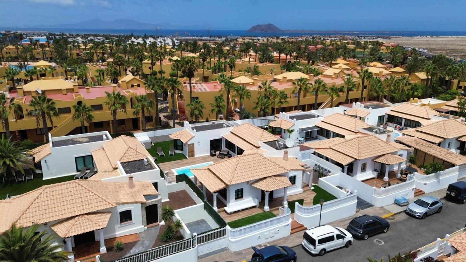 Villa Relax Deluxe Private Pool Corralejo By Holidays Home ภายนอก รูปภาพ