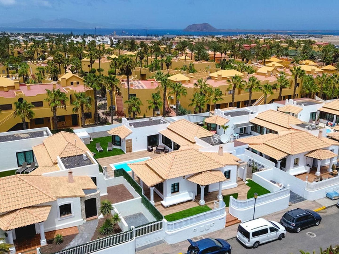 Villa Relax Deluxe Private Pool Corralejo By Holidays Home ภายนอก รูปภาพ